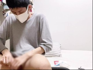 1äººæš®ã‚‰ã—ã‚’å§‹ã‚ãŸå¤§å­¦ç”ŸãŒäººç›®ã‚’æ°—ã«ã›ãšã‚ªãƒŠãƒ‹ãƒ¼ã«è€½ã‘ã‚‹